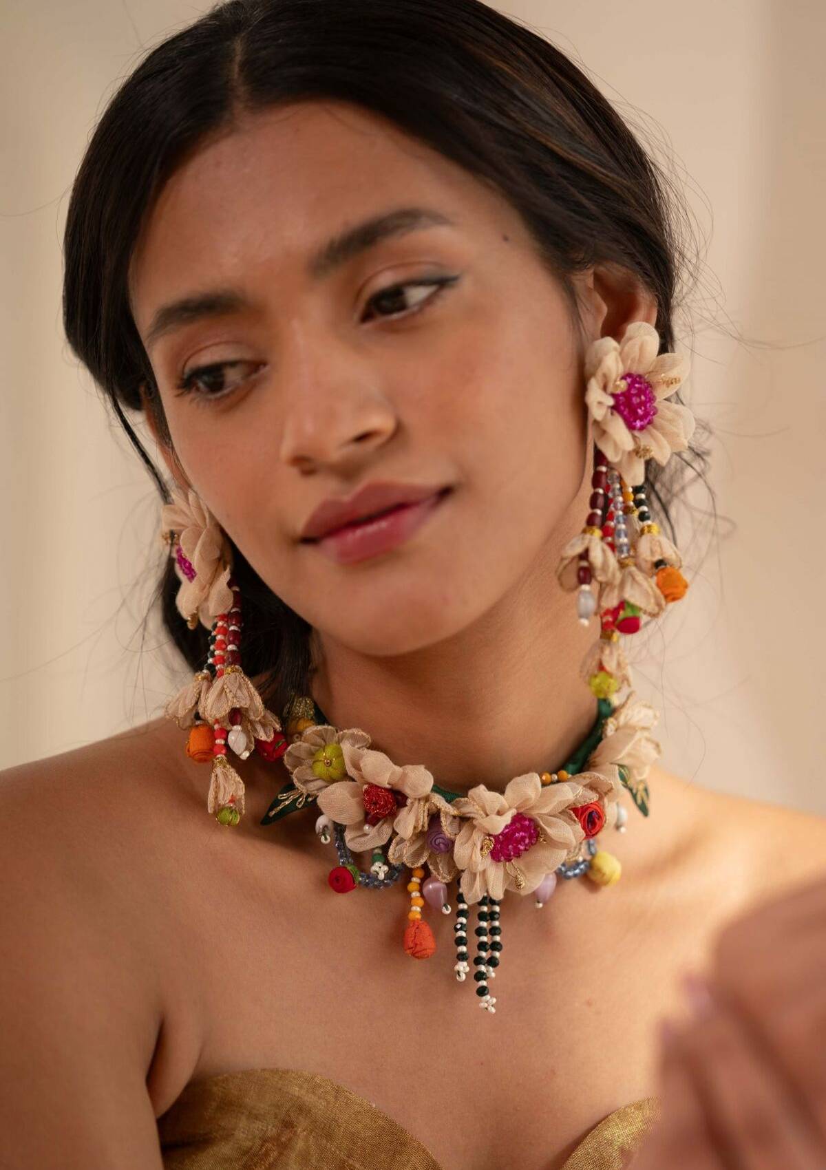 Aili Floral Earrings