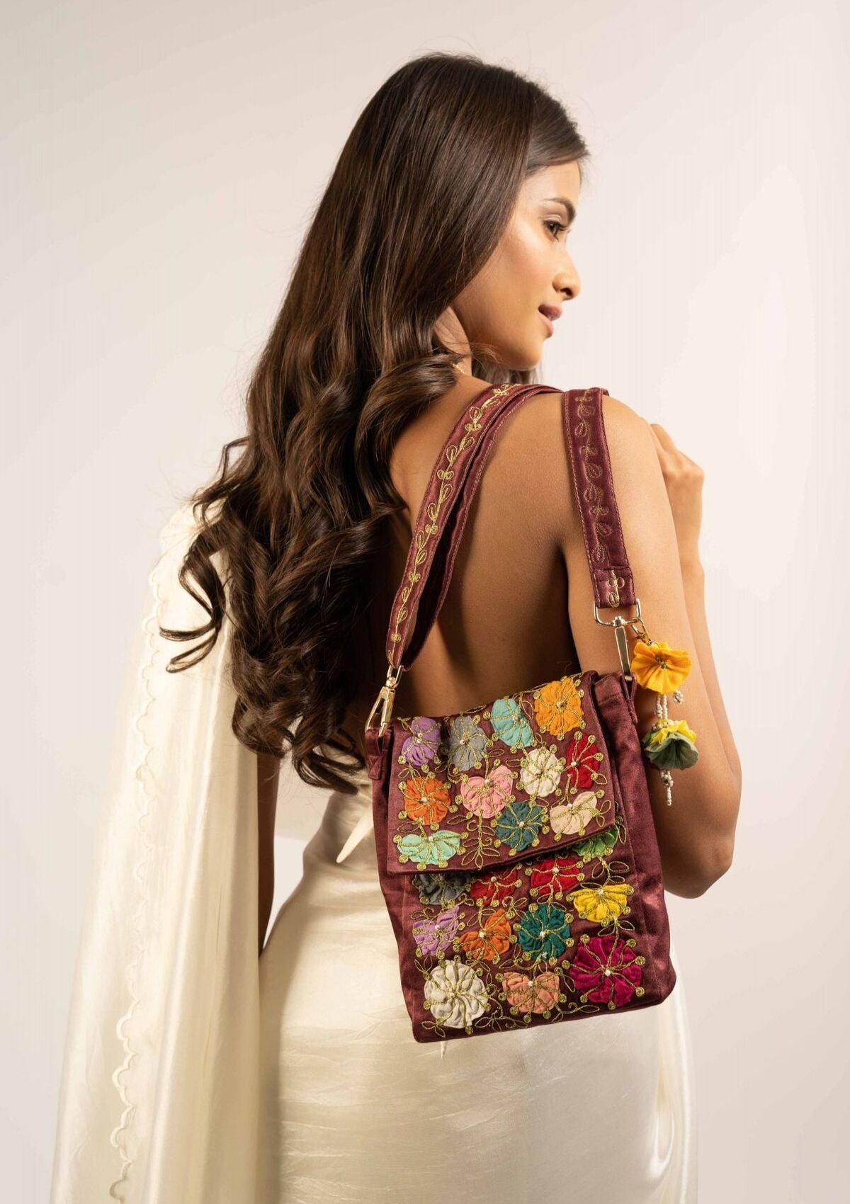 Bahara Messenger Bag