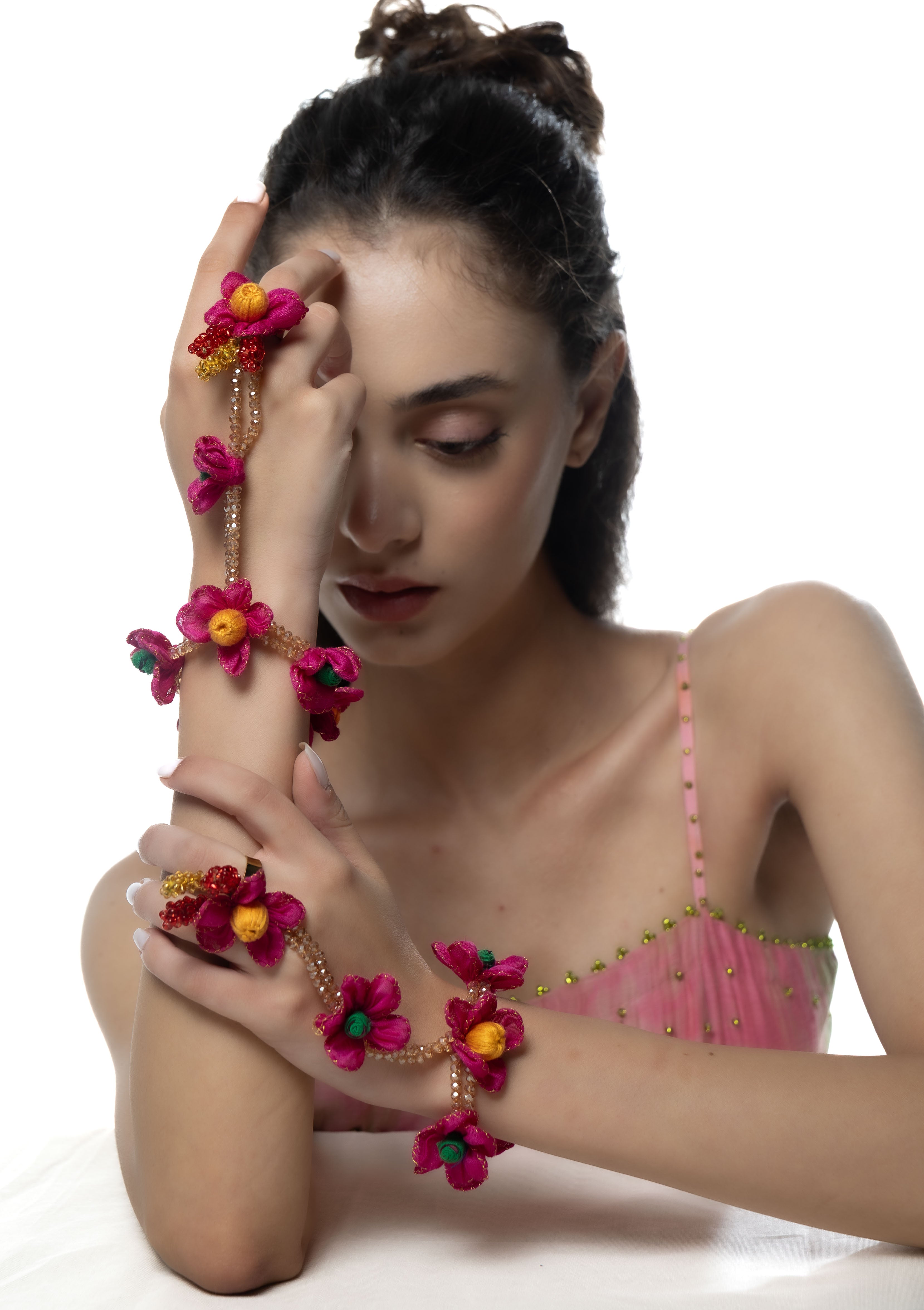 Kamboja Floral Hathphool