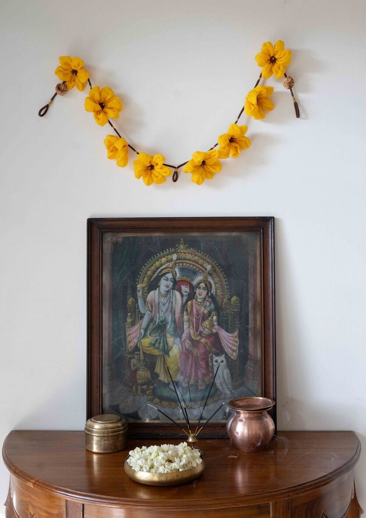 Dhanvantri Floral Home Decor String
