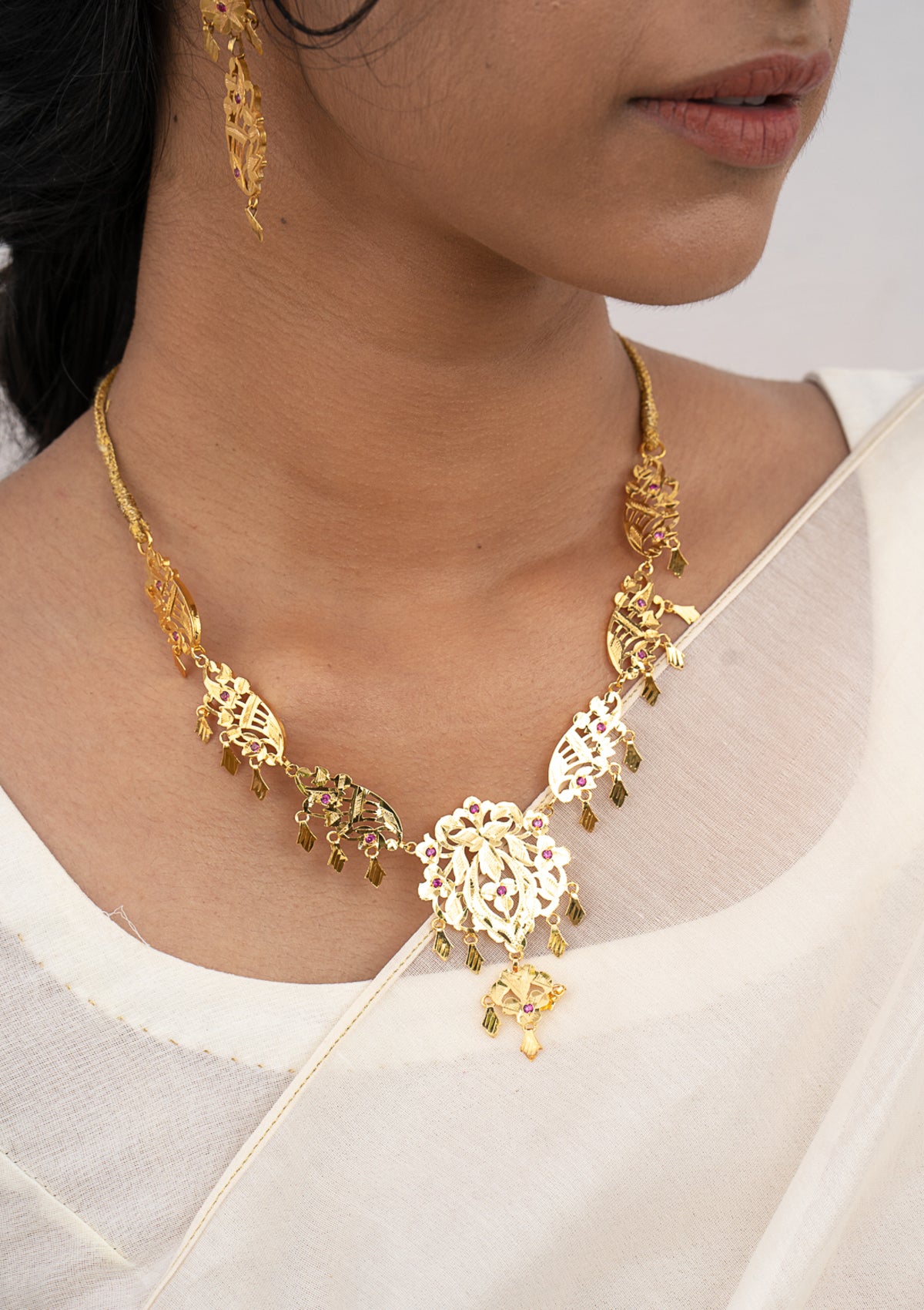 Duaa Gold Tone Silver Necklace