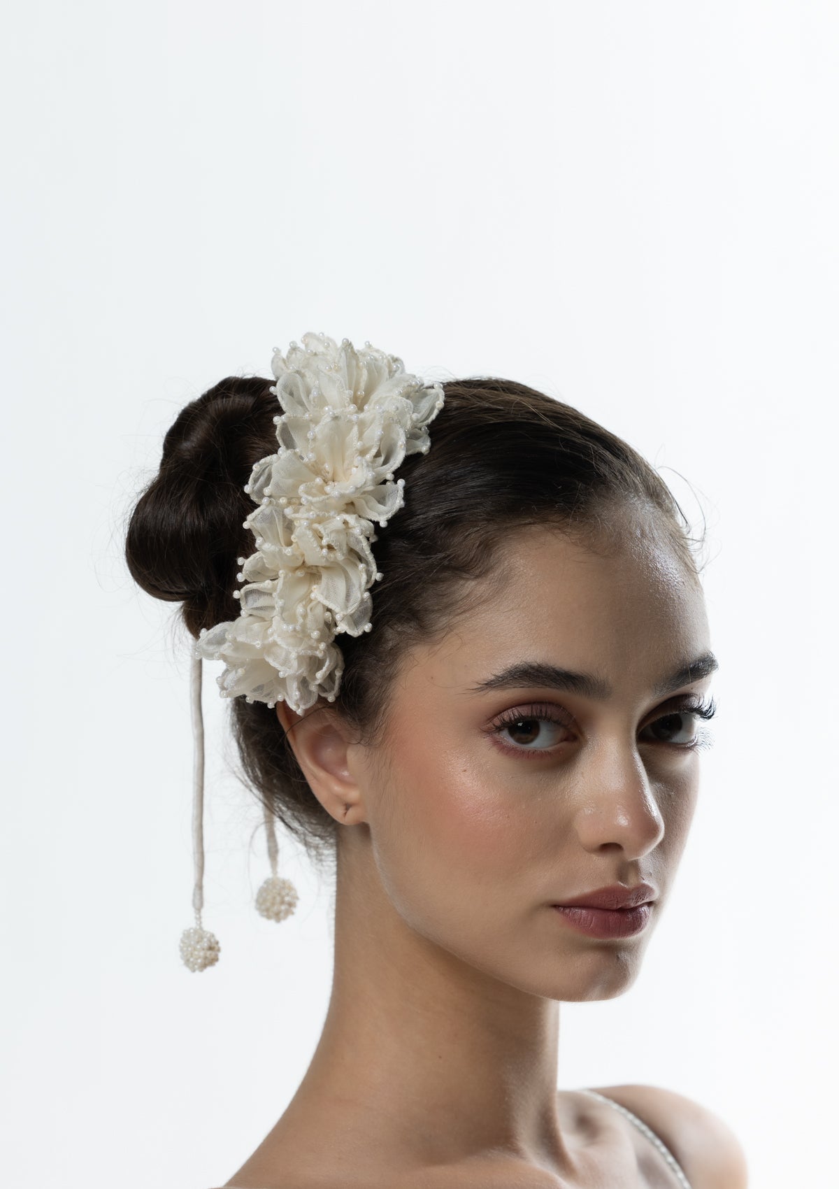 Varsha Lily Gajra