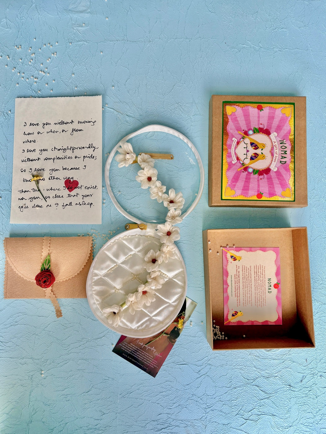 Sarangi White Flower Hair Accessory