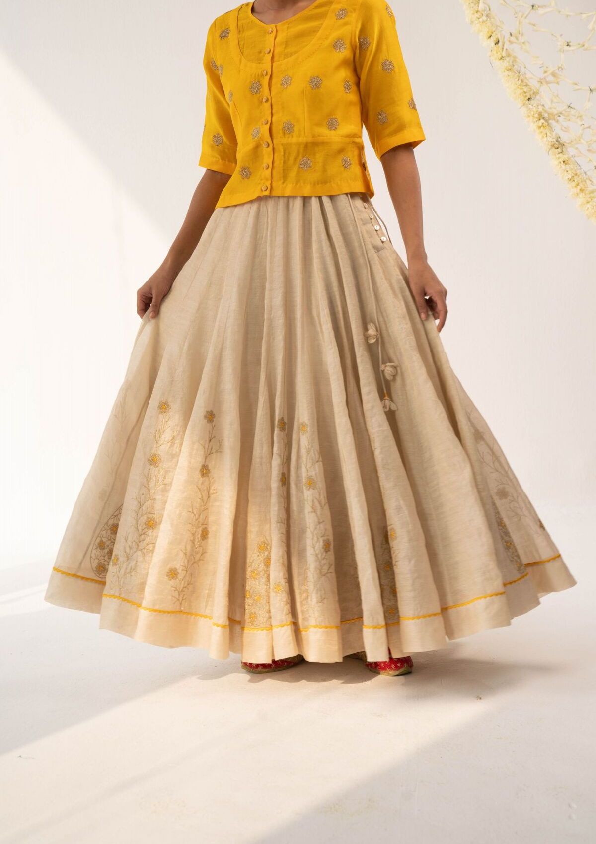 Manjal Ivory Skirt