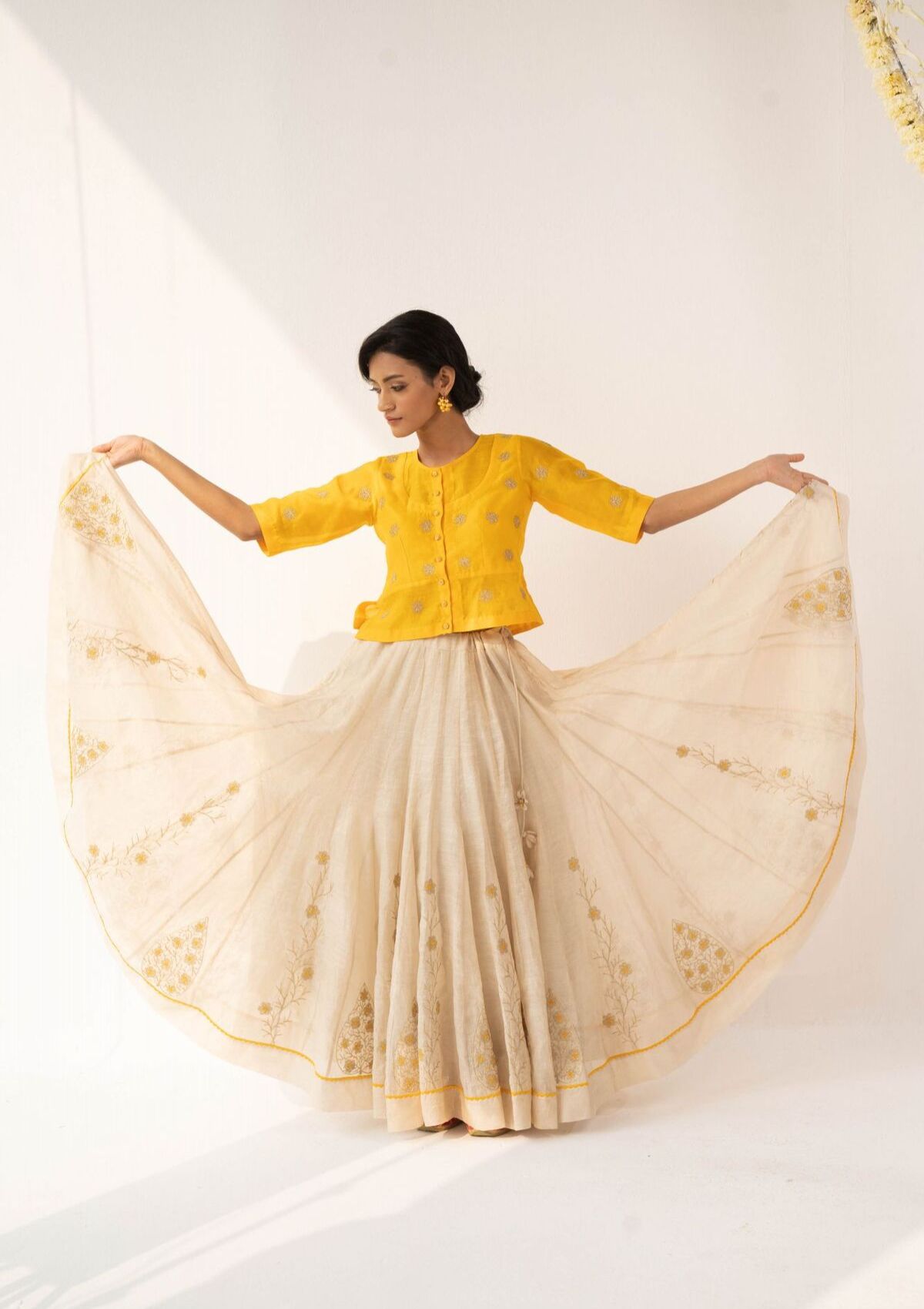 Manjal Ivory Skirt