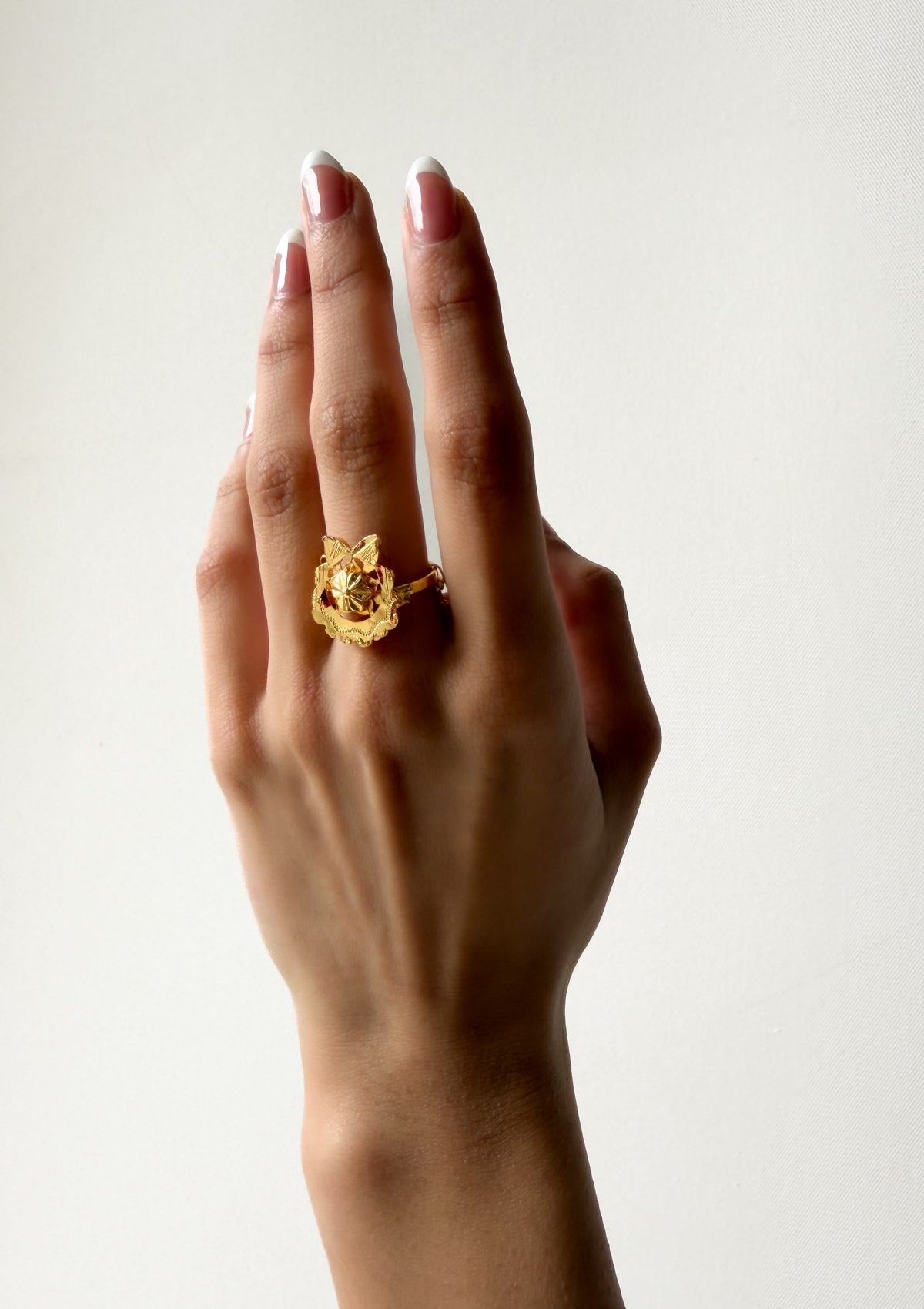 Ojal Gold Tone Silver Ring