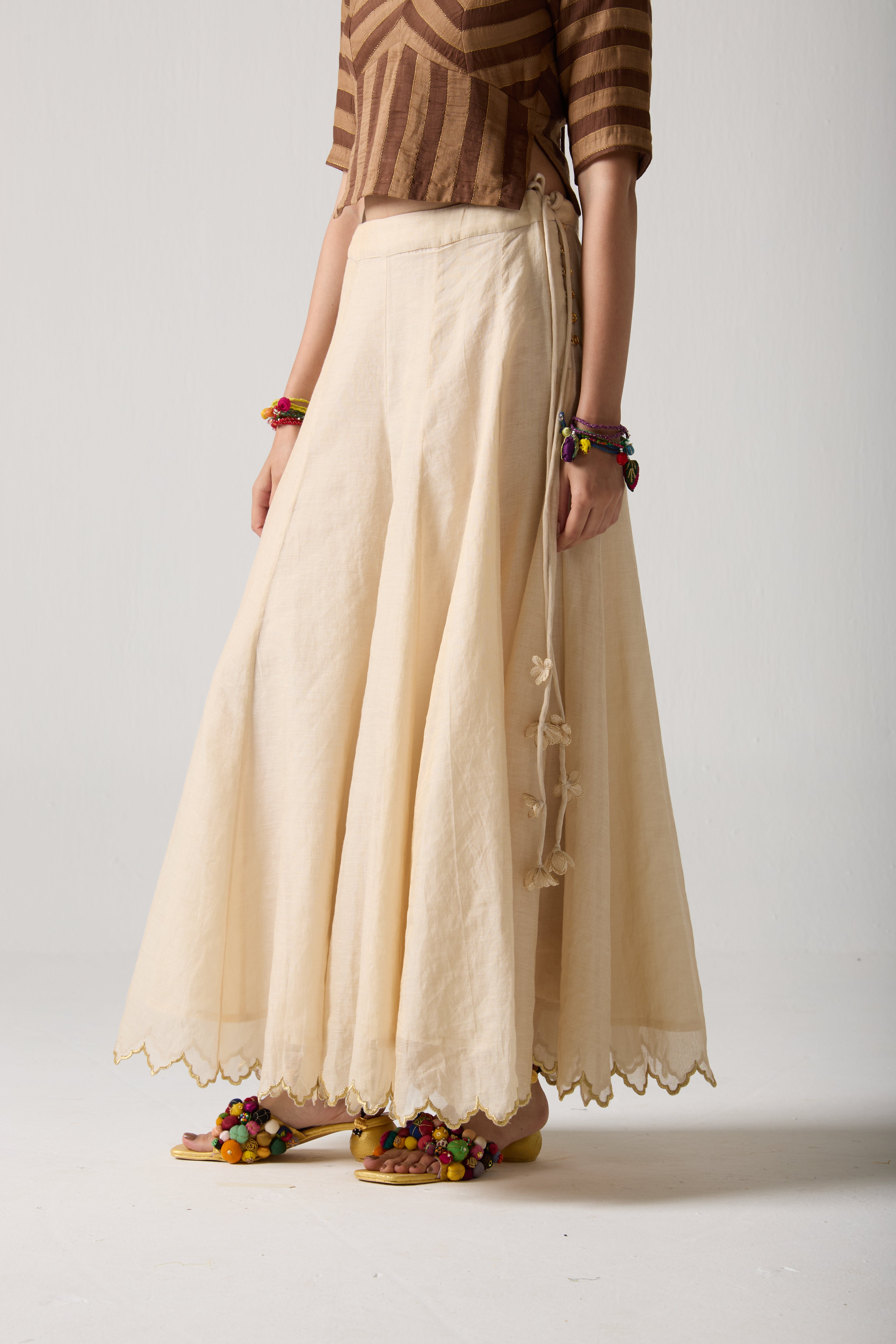 Leher Tissue Divider Skirt