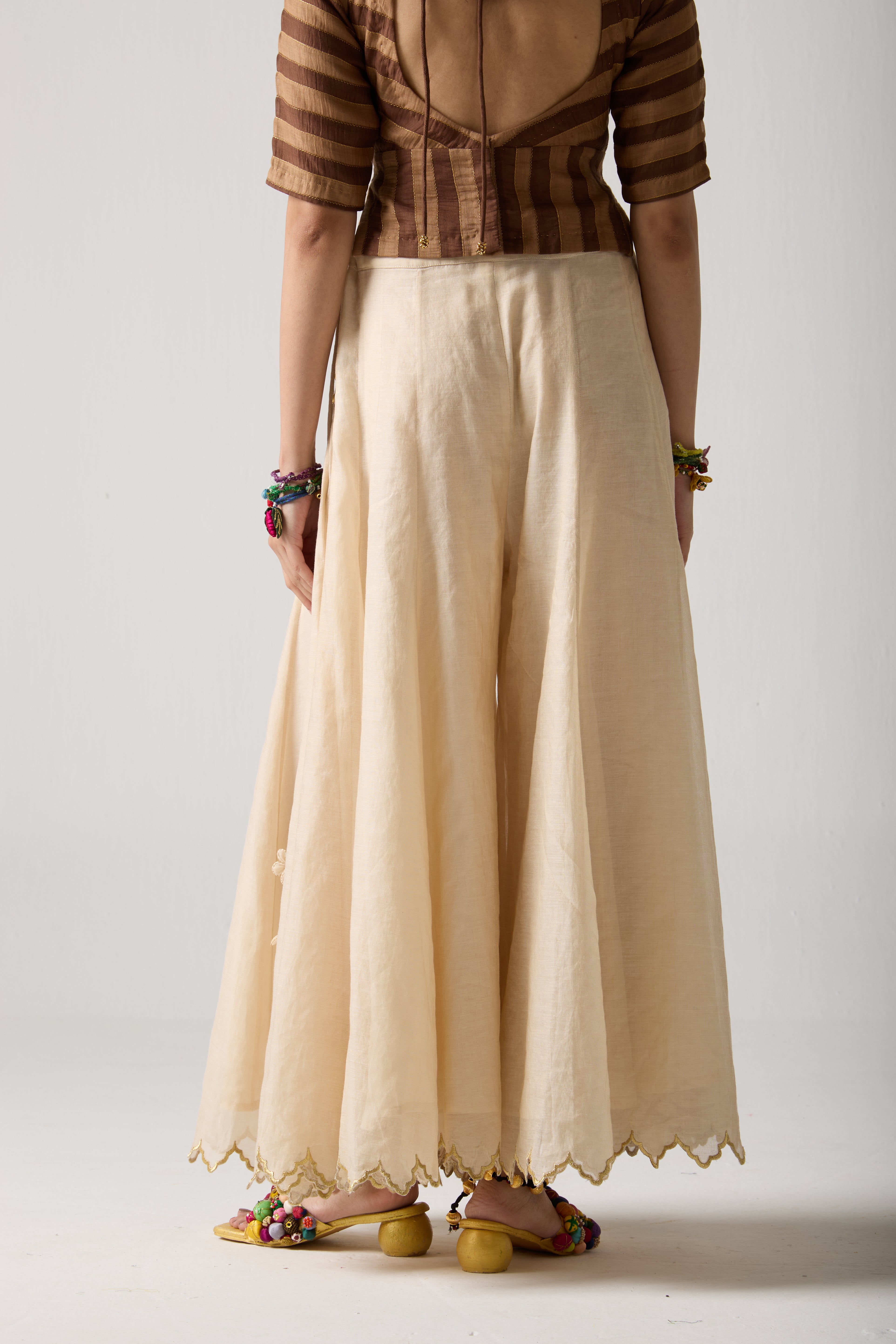 Leher Tissue Divider Skirt