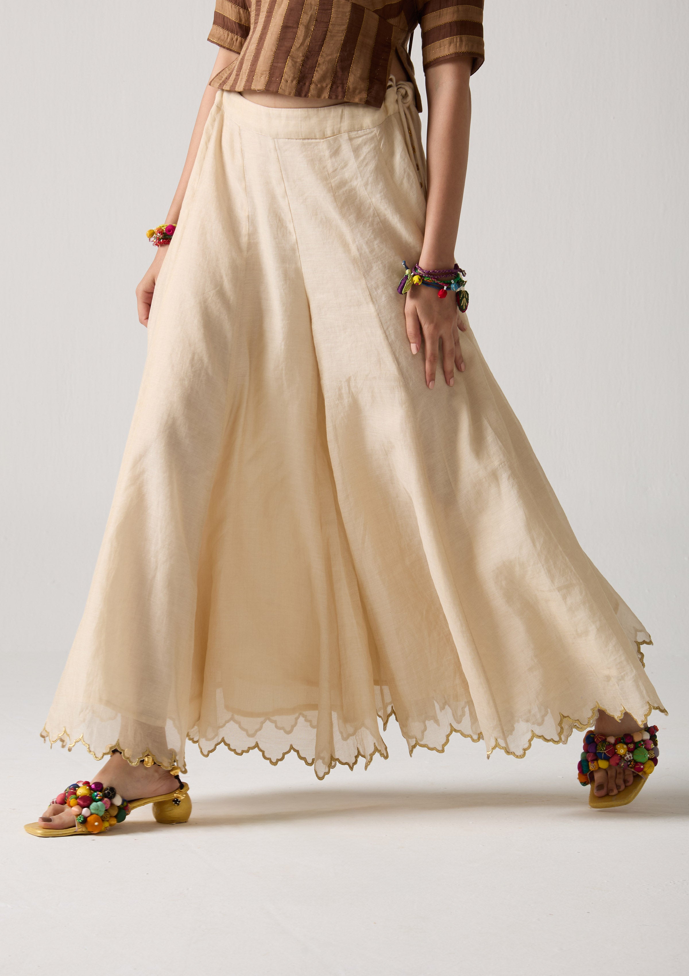 Leher Tissue Divider Skirt