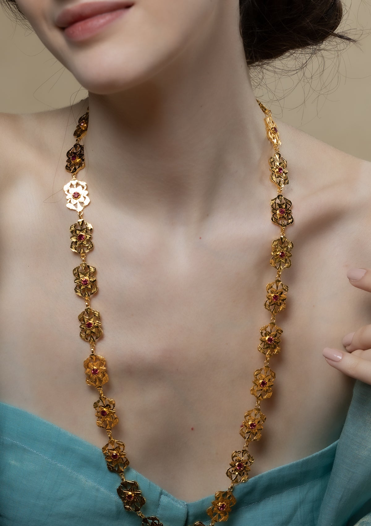 Sarika Gold Tone Silver Necklace