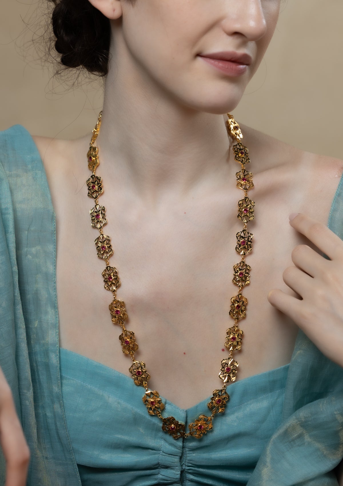 Sarika Gold Tone Silver Necklace
