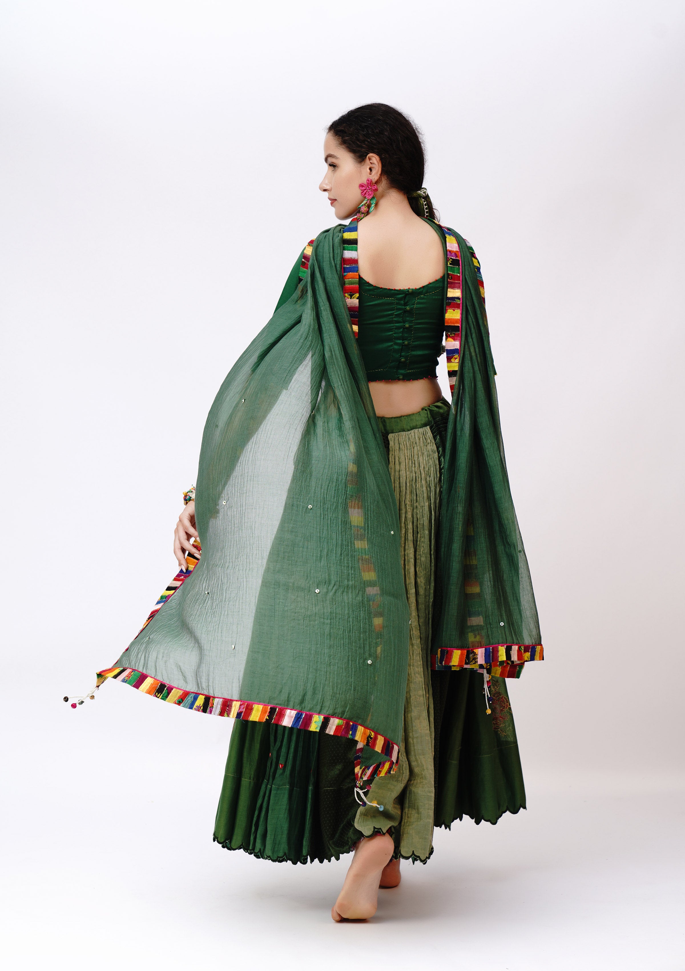 Phudki Ghagra, Choli & Dupatta Set