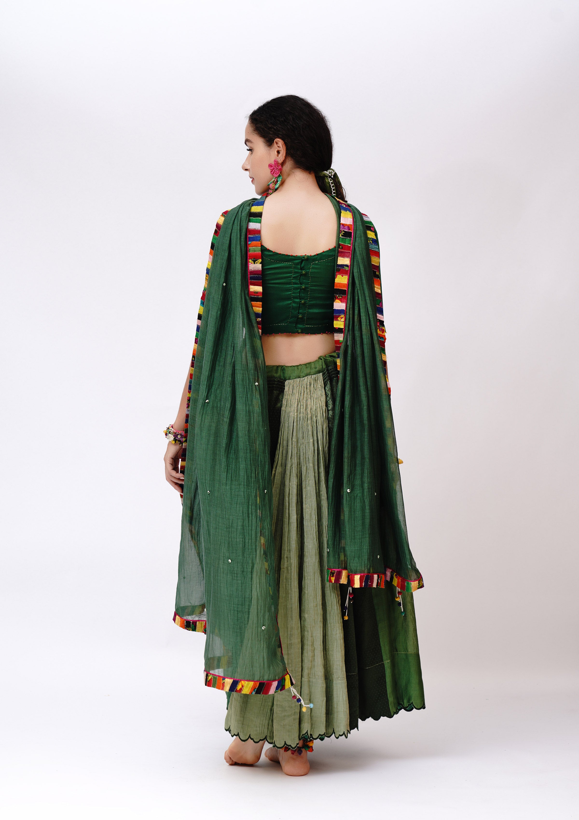 Phudki Ghagra, Choli & Dupatta Set