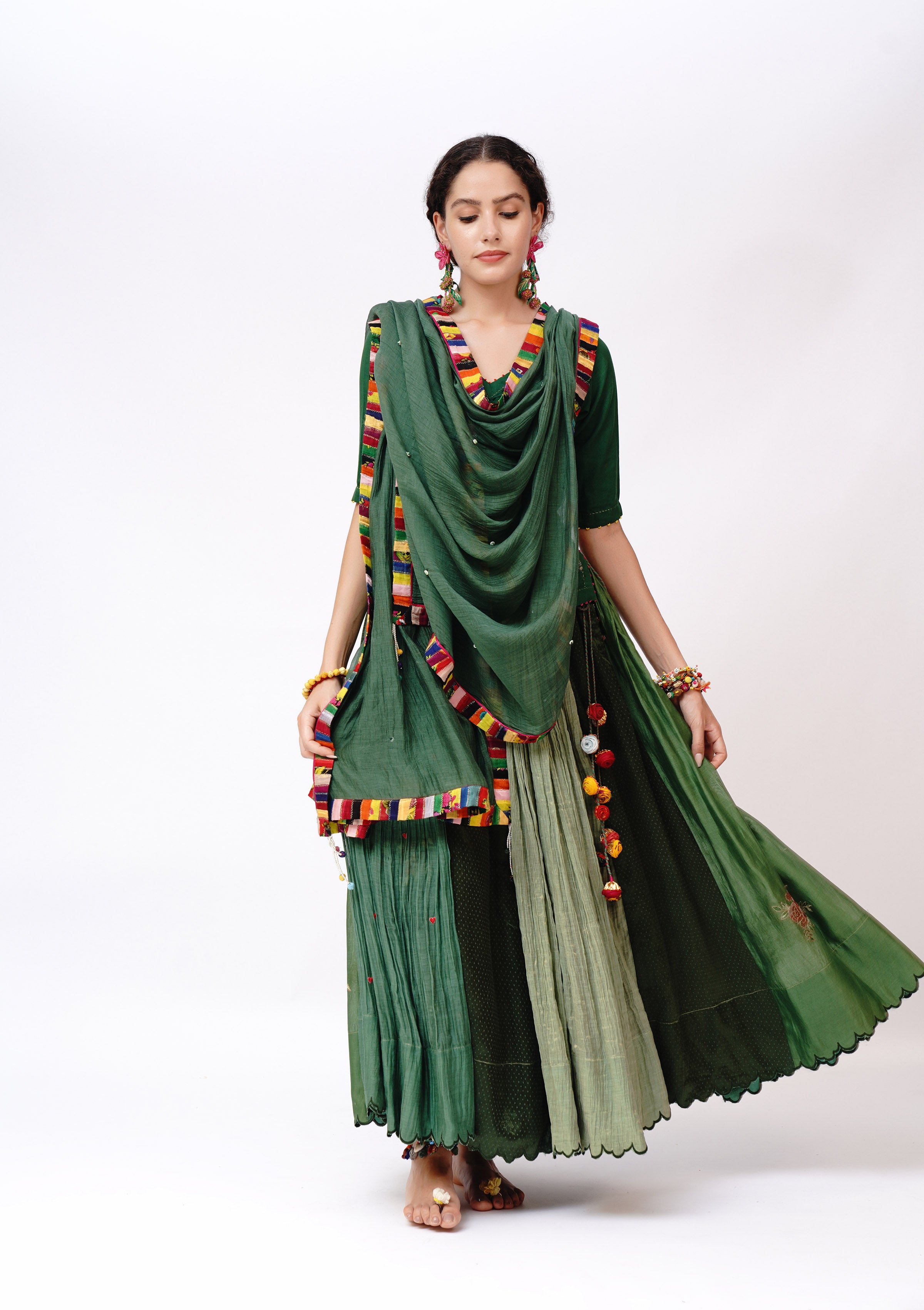Phudki Ghagra, Choli & Dupatta Set