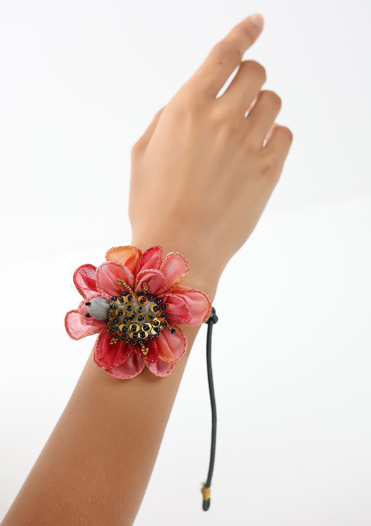 Gonu Floral Rakhi
