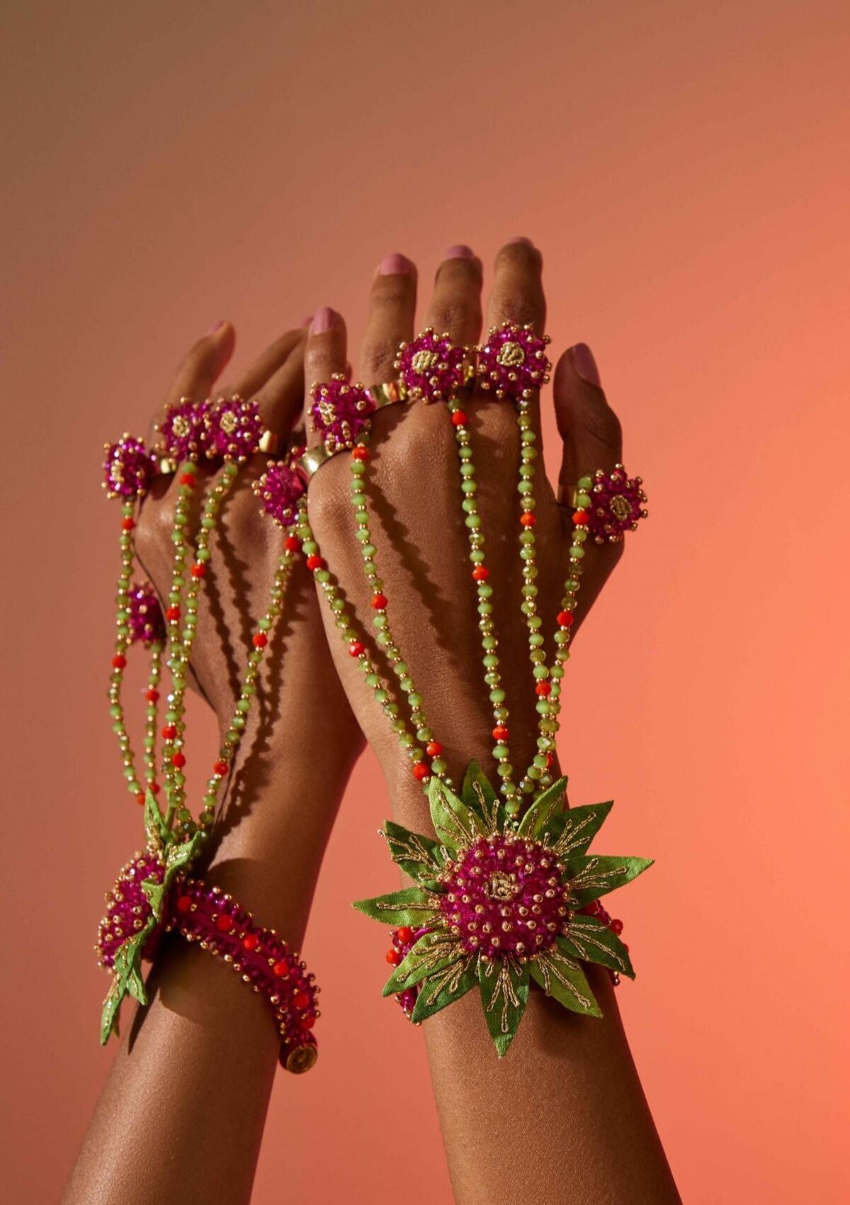 Santari Hathphool - Set of 2