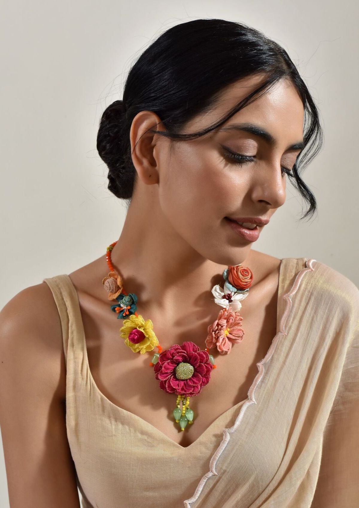 Shimeka Multi Color Floral Necklace