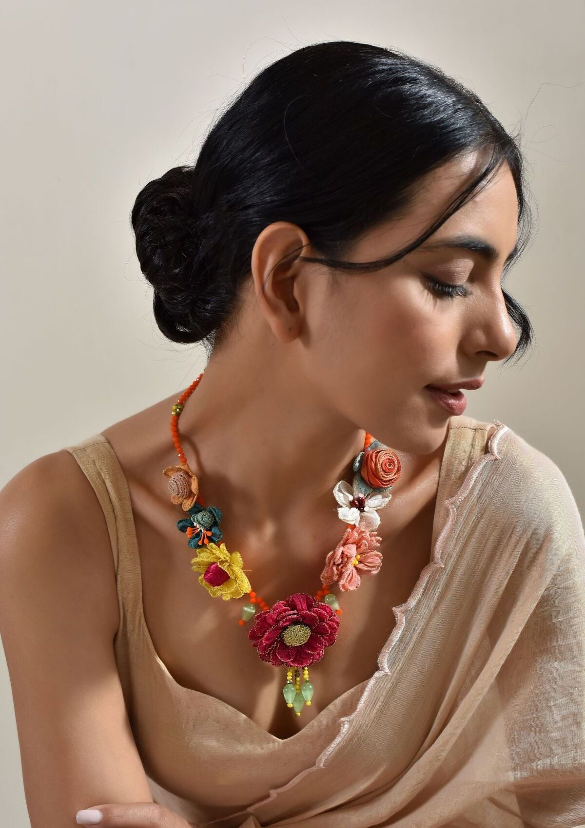 Shimeka Multi Color Floral Necklace