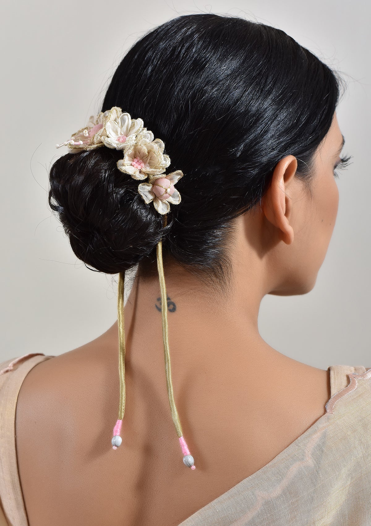 Tatum Ivory Floral Gajra