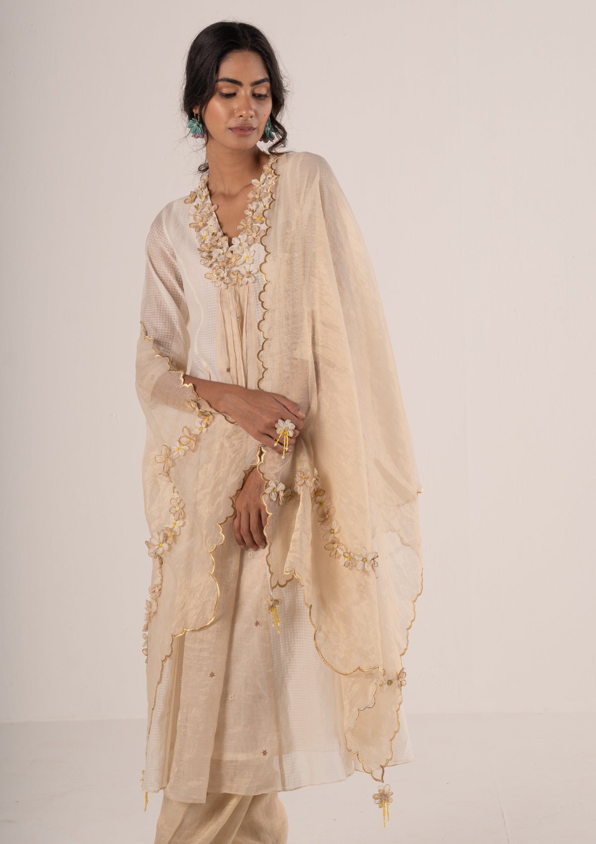 Vann Ivory Tissue Stole