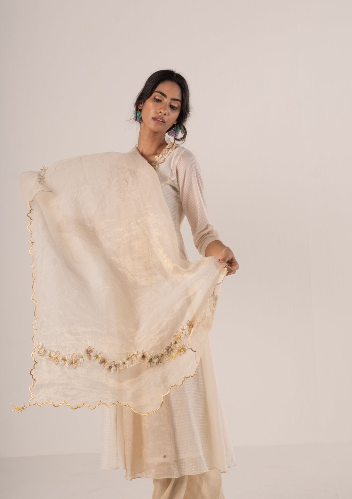 Vann Ivory Tissue Stole