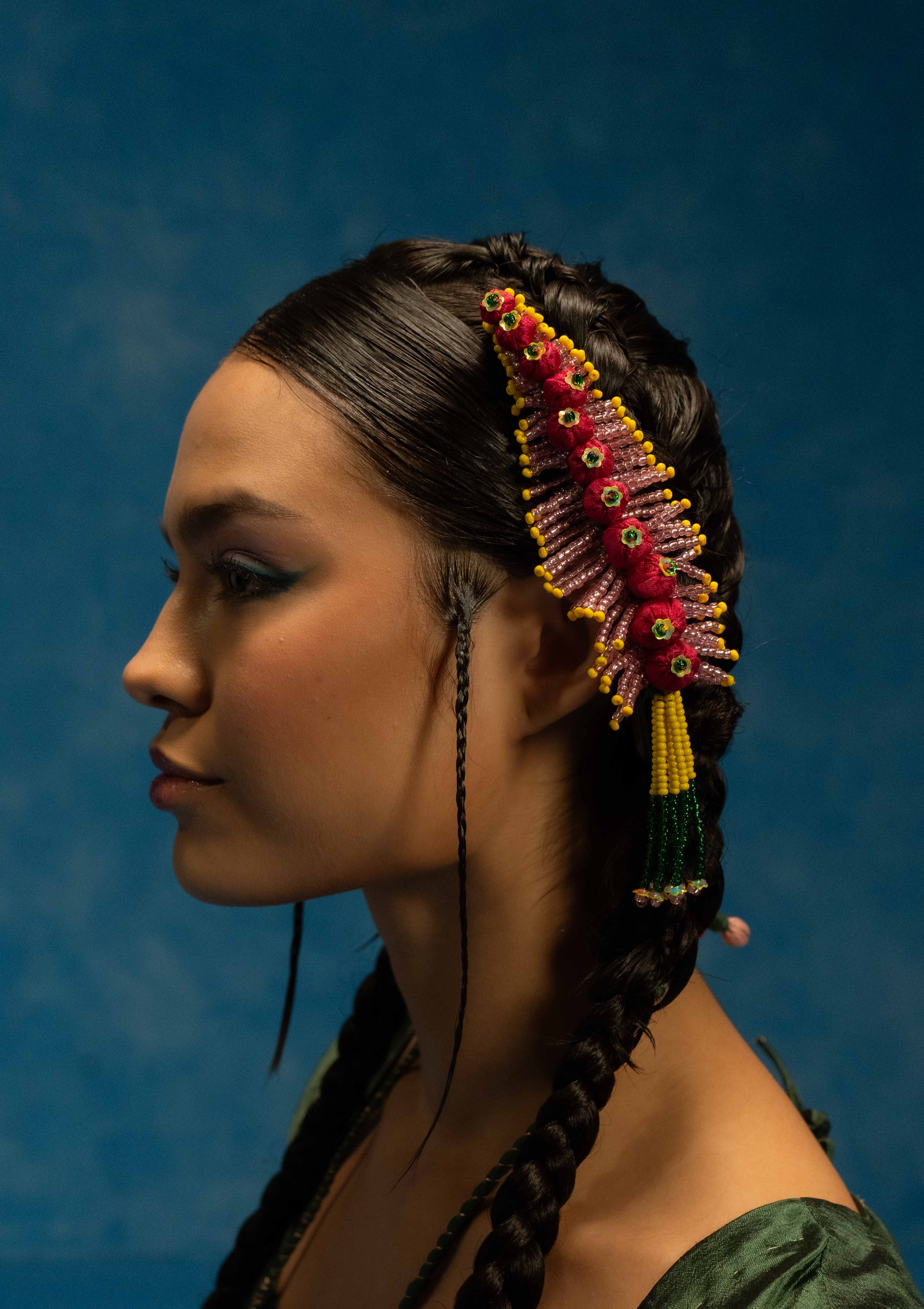 Rangmaya Cluster Clip