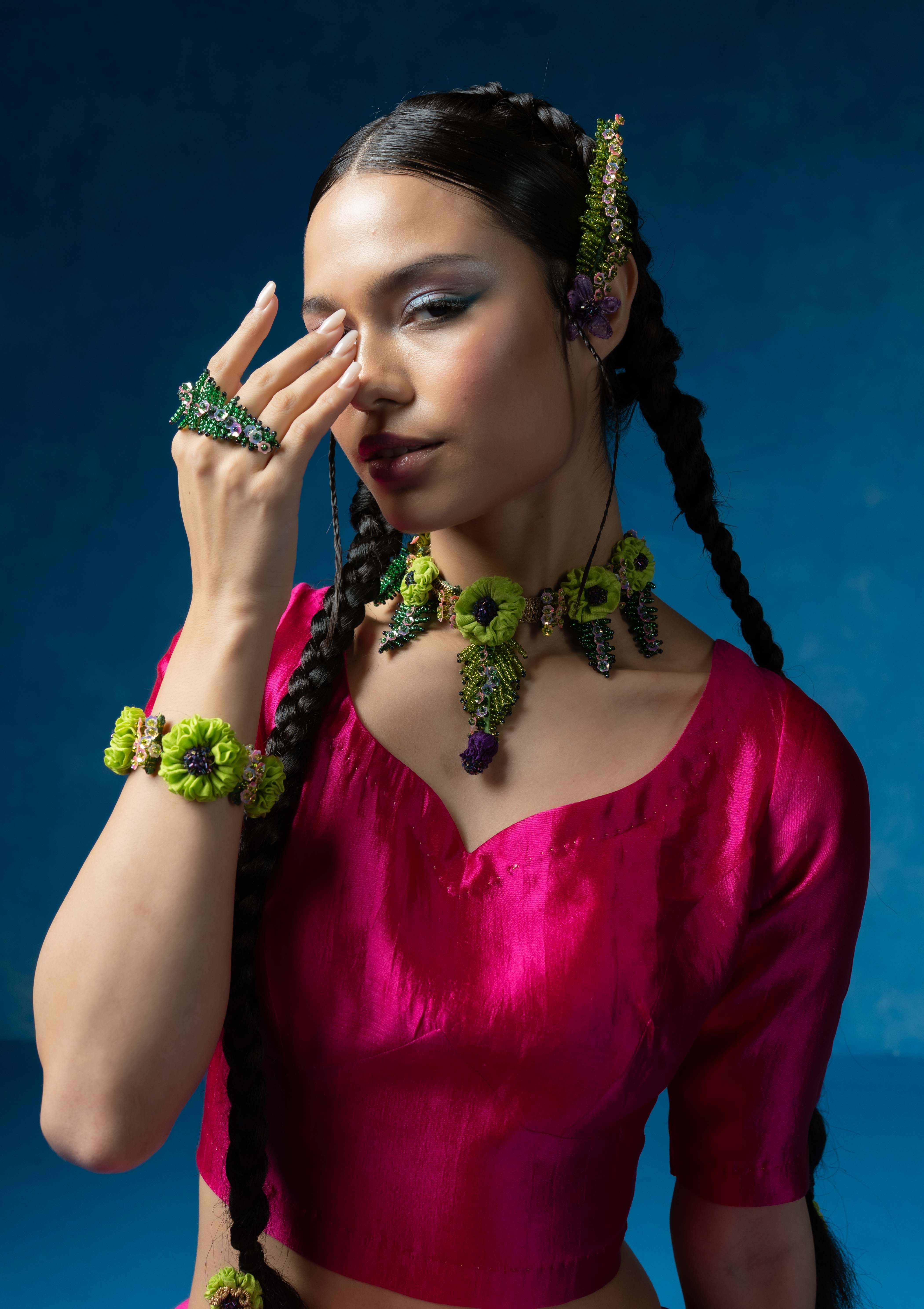 Suggha Floral Set