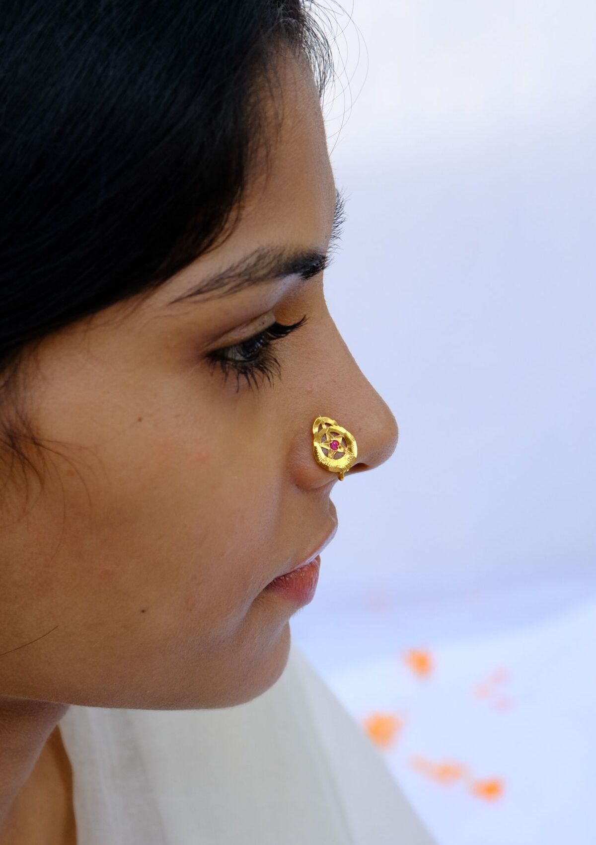 Ameera Gold Tone Silver Nose Pin