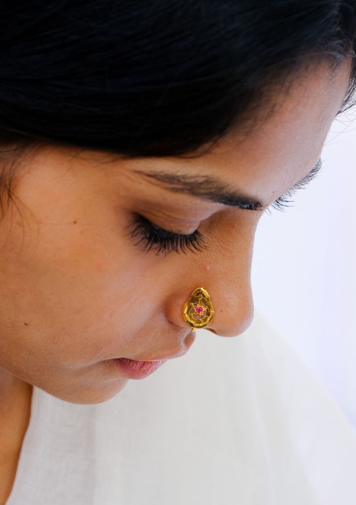 Ameera Gold Tone Silver Nose Pin