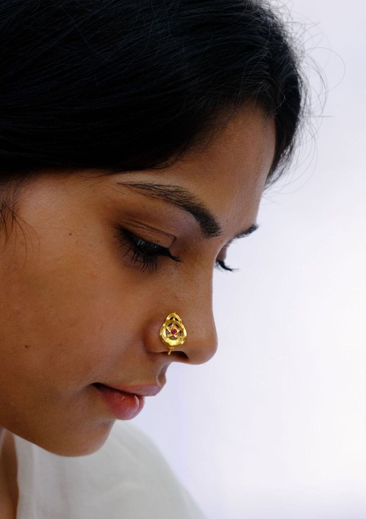 Ameera Gold Tone Silver Nose Pin