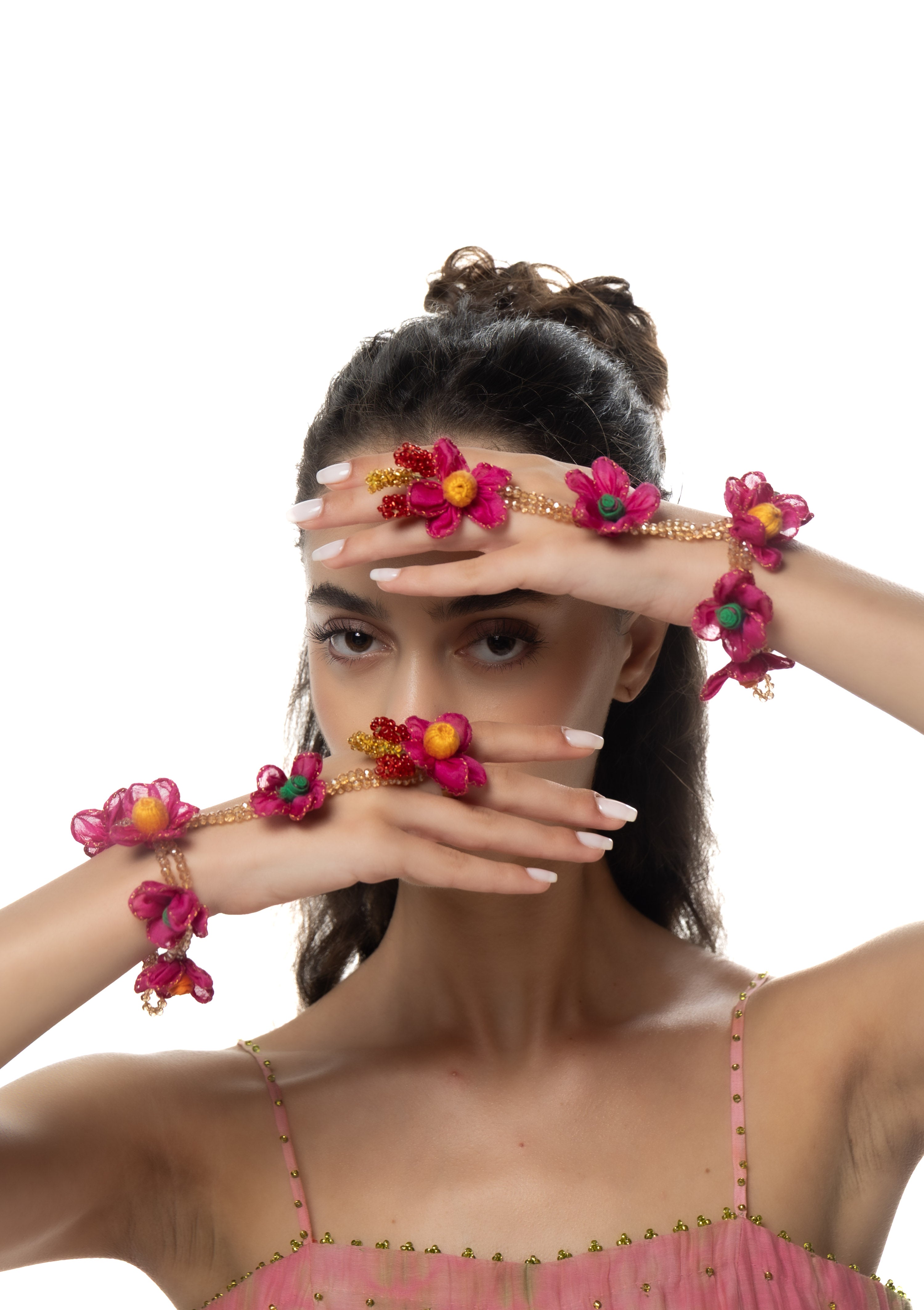 Kamboja Floral Hathphool