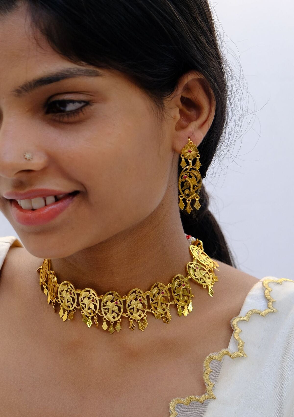 Dilreet Gold Tone Silver Necklace & Earrings Set