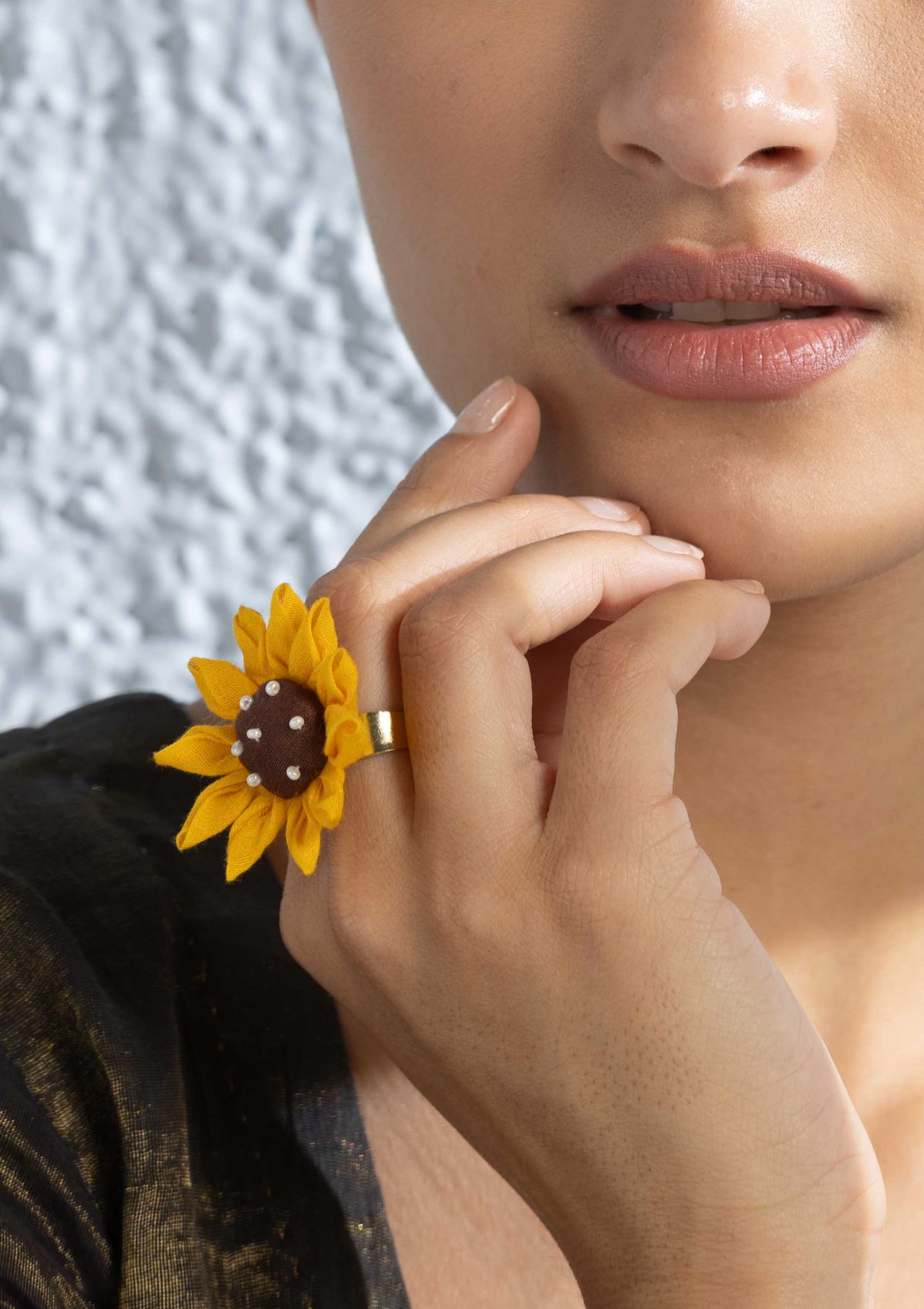 Mukhi Floral Ring