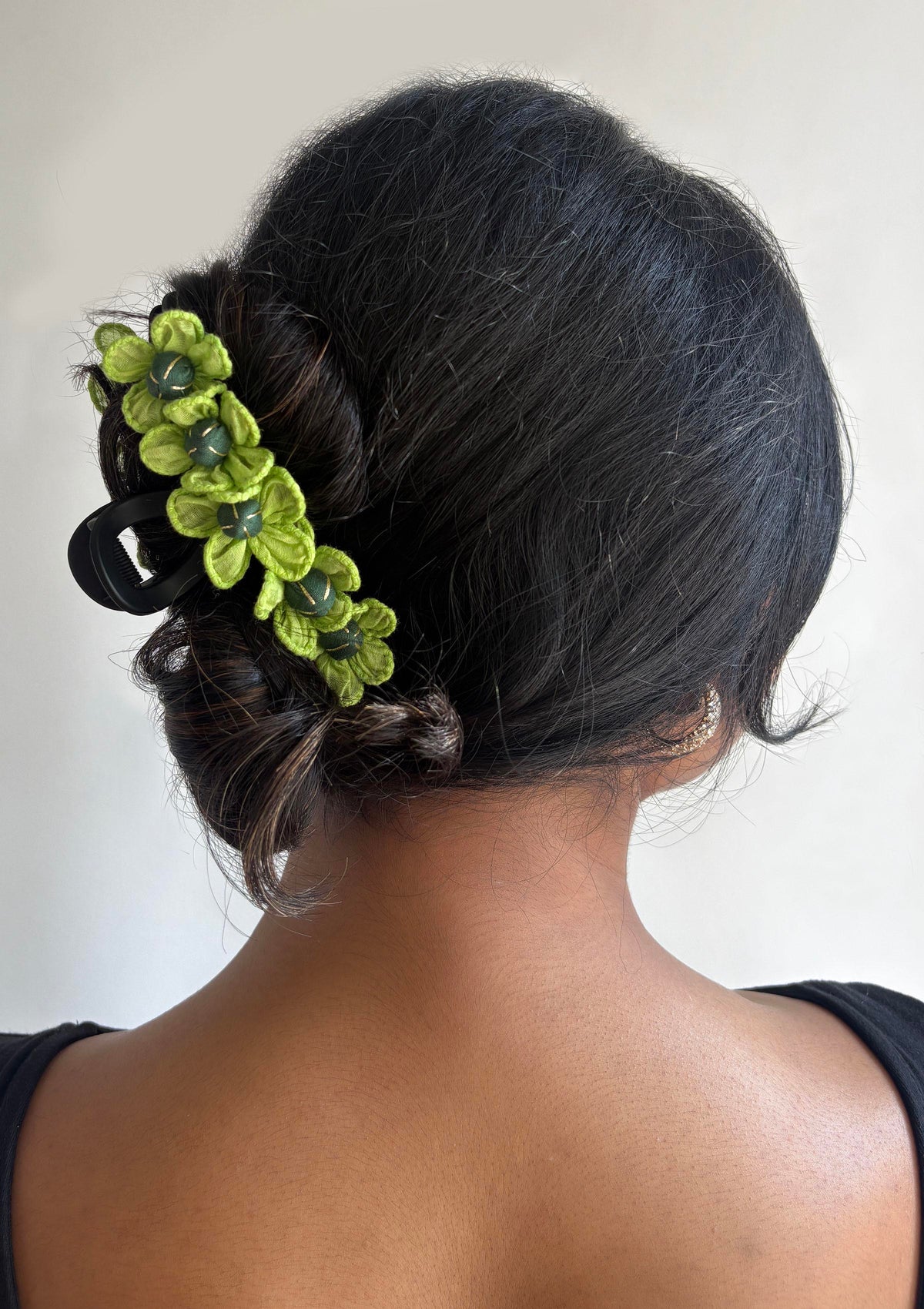 Suggha Floral Cluster