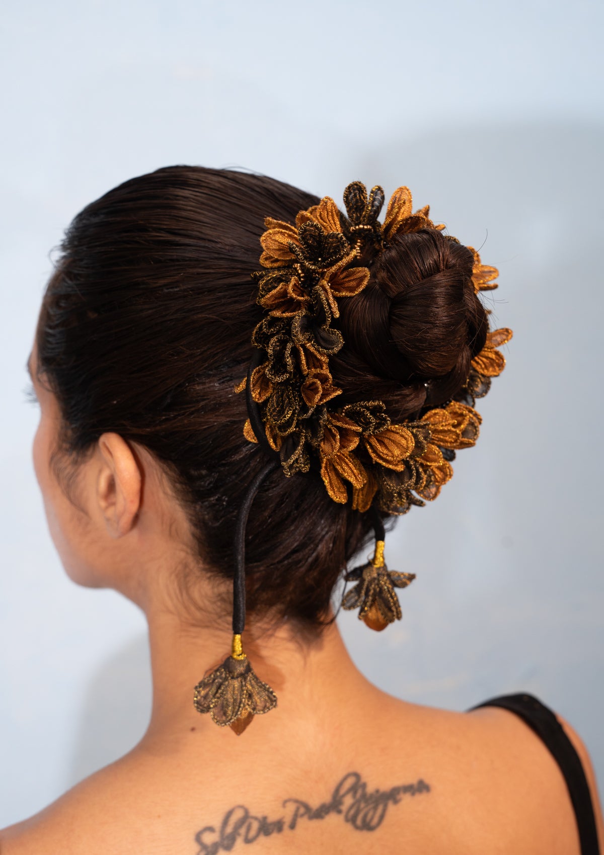 Chhaya Floral Hair Accessory