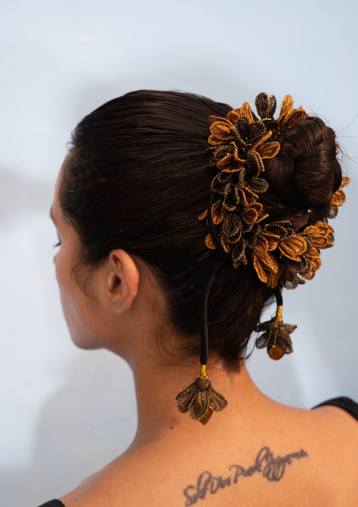 Chhaya Floral Hair Accessory