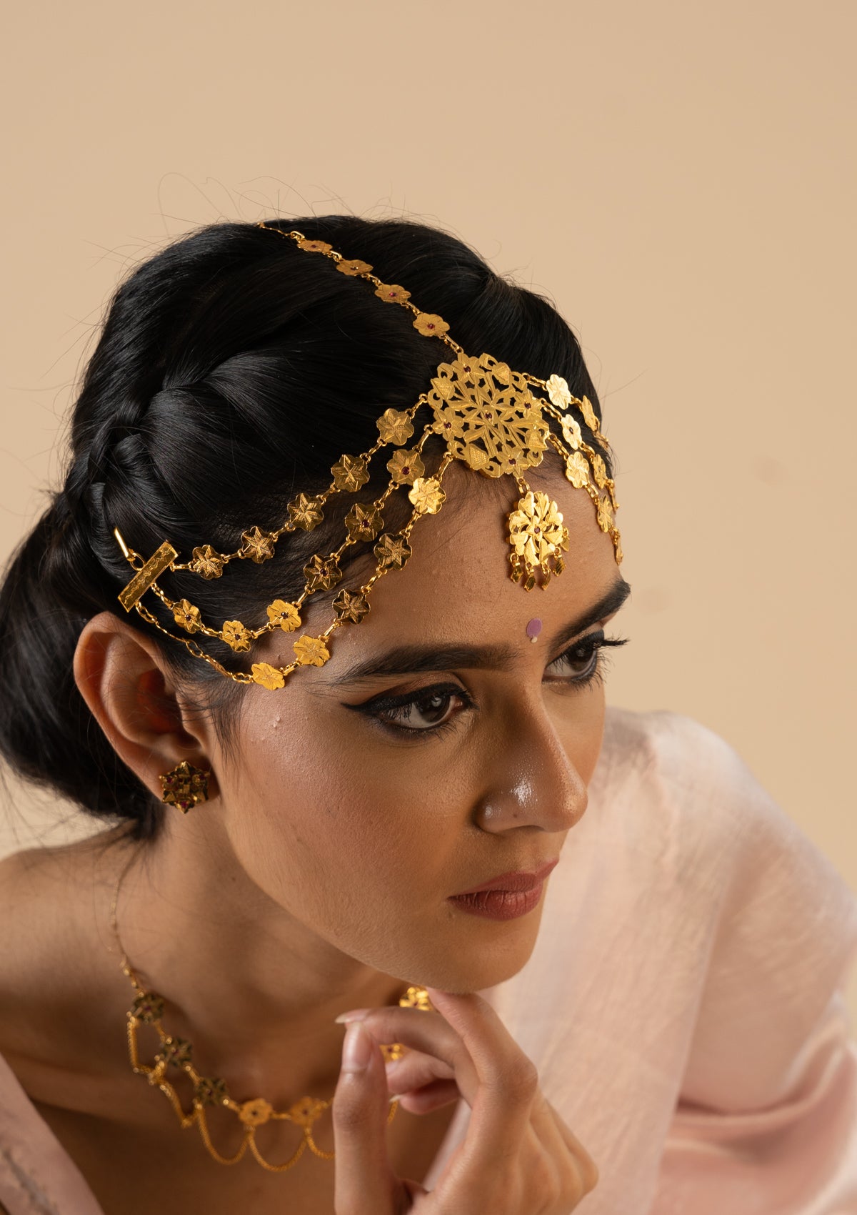 Mandodari Gold Tone Silver Mathapatti