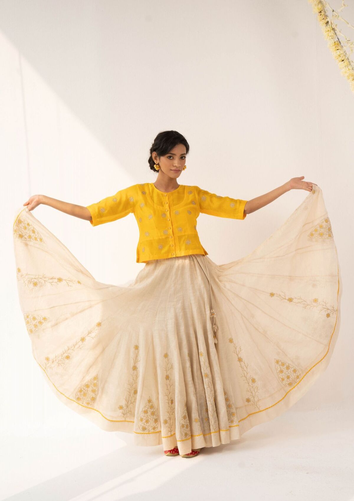 Manjal Ivory Skirt