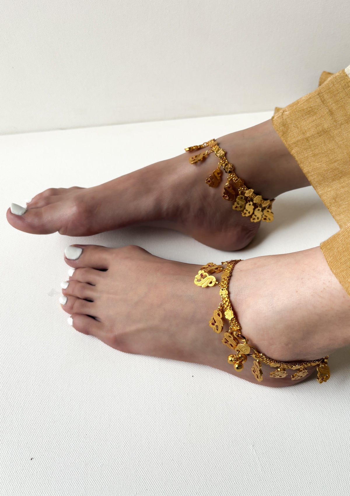 Khanta Gold Tone Silver Anklets