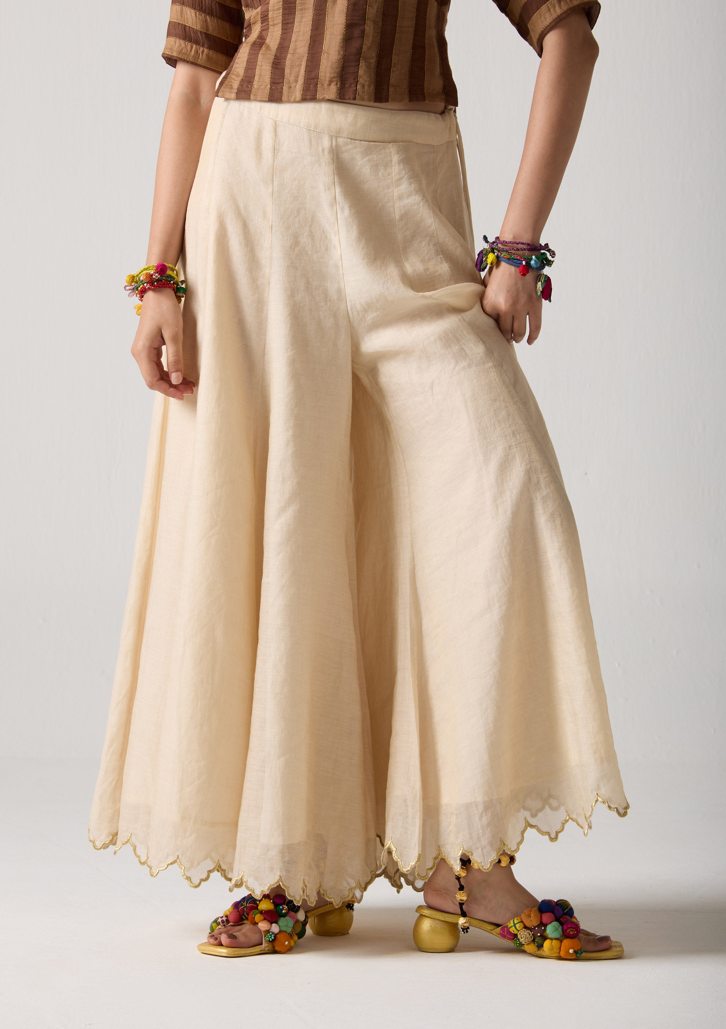 Leher Tissue Divider Skirt