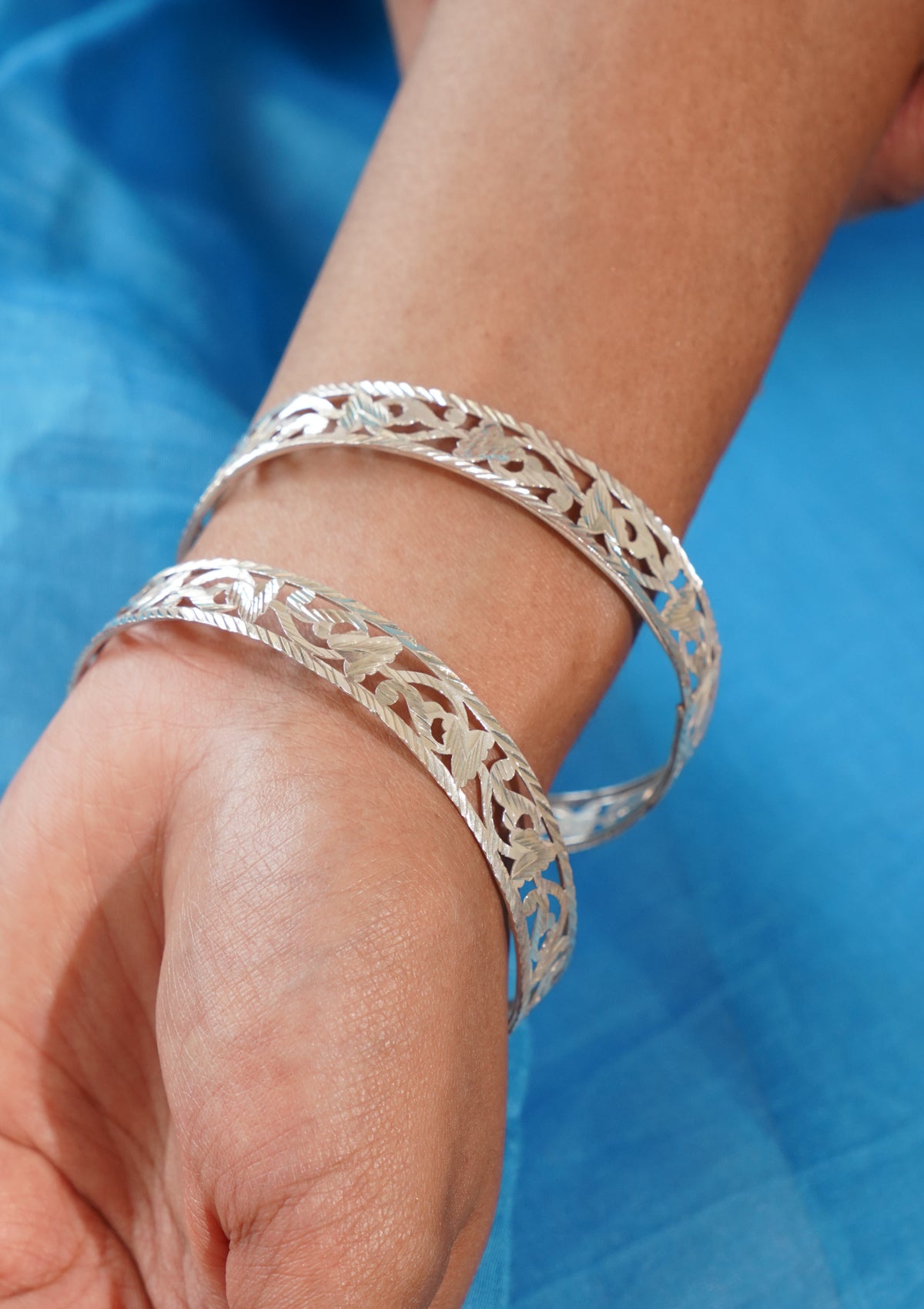 Parviti Handmade Silver Bangle