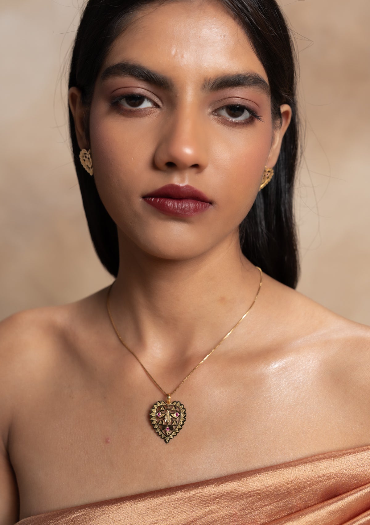 Dilruba Gold Earrings