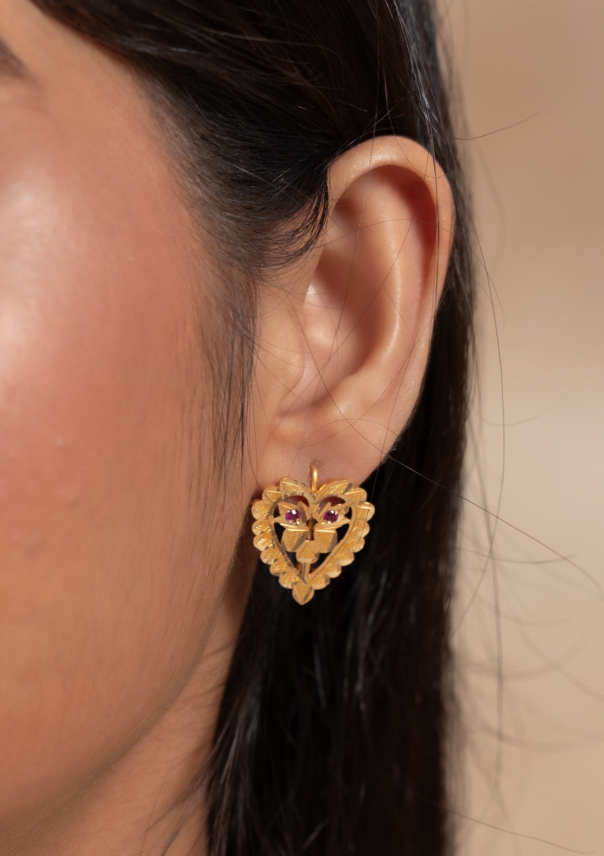 Dilruba Gold Earrings