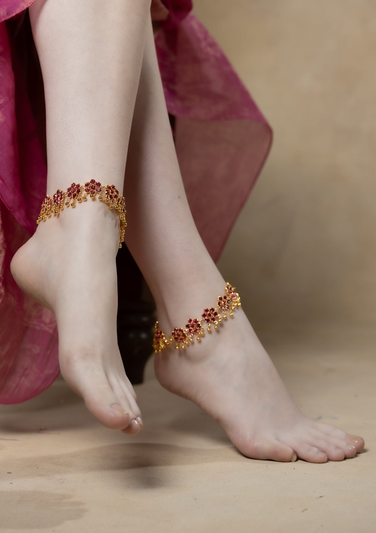 Gulnaaz Gold Tone Silver Anklets