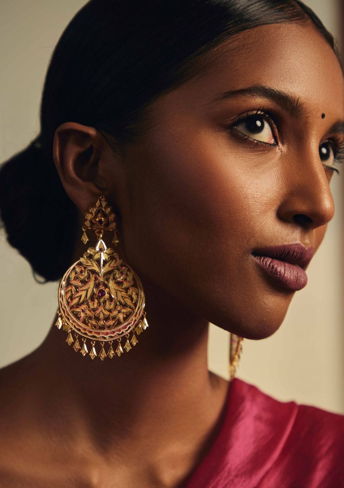 Naseera Gold Earrings