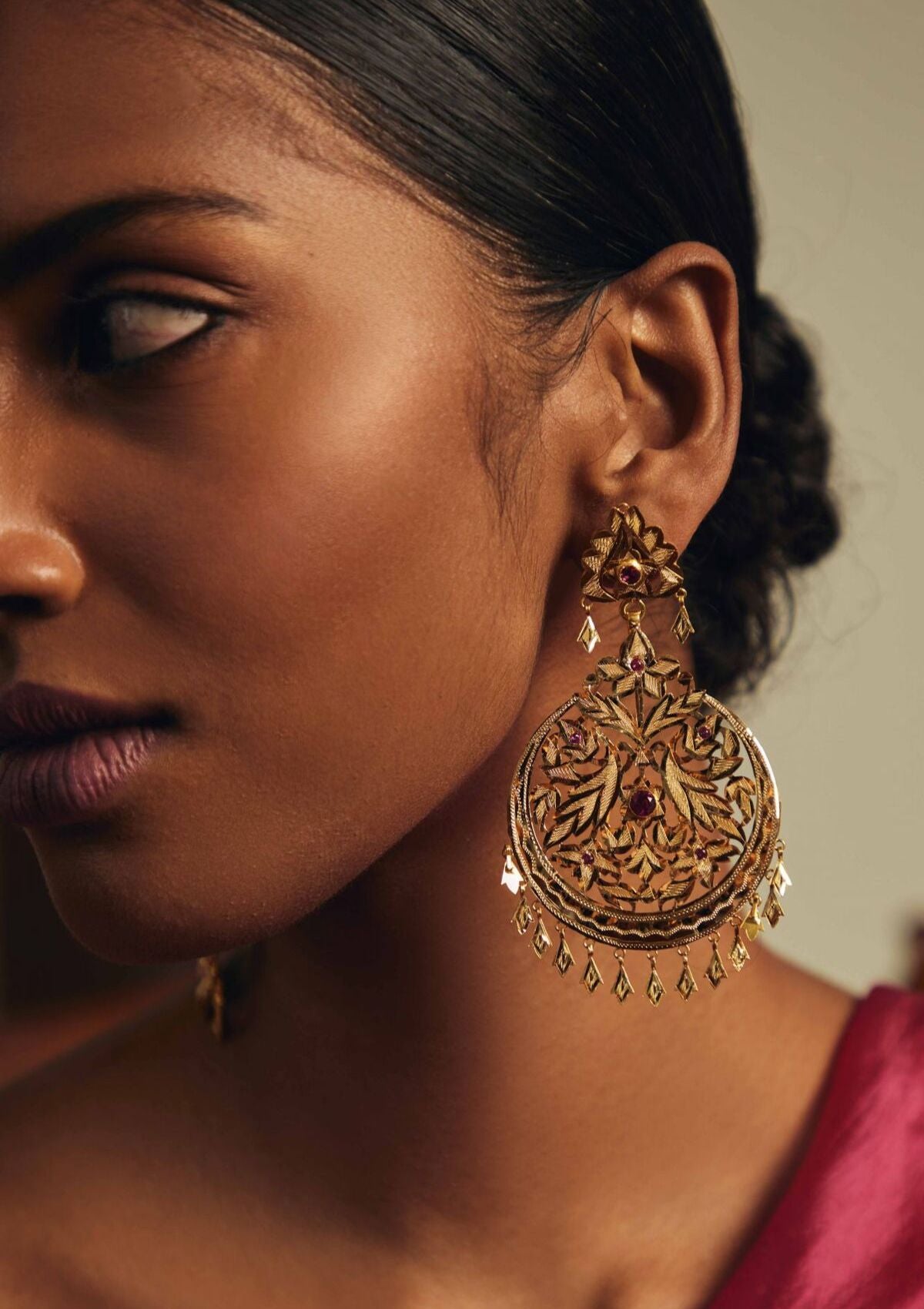 Naseera Gold Earrings