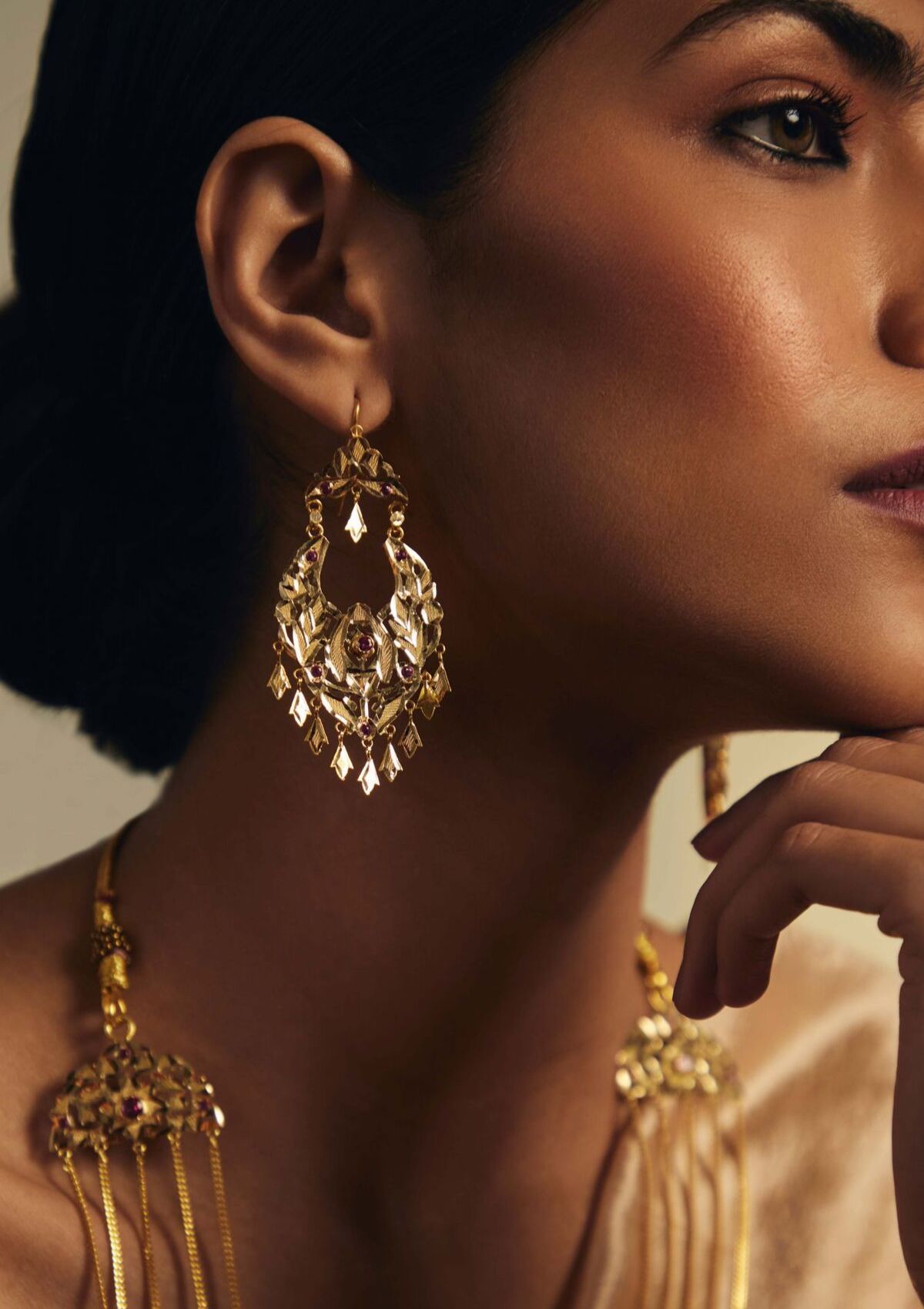 Raniya Gold Earrings