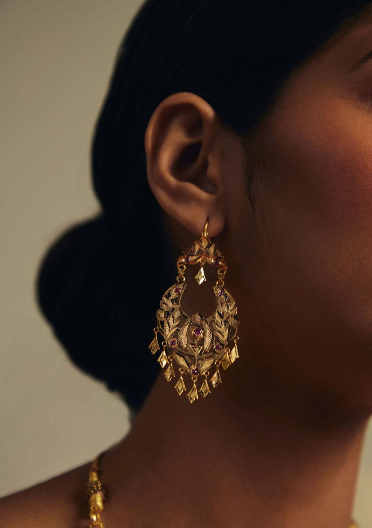 Raniya Gold Earrings