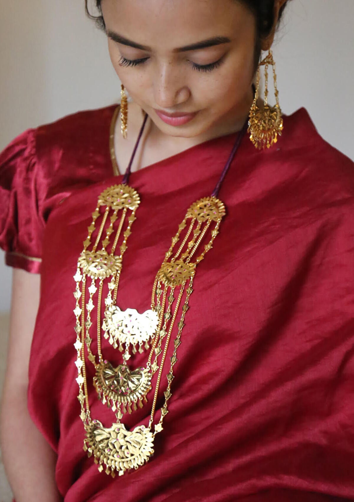 Rahida Handmade Gold Tone Silver Necklace