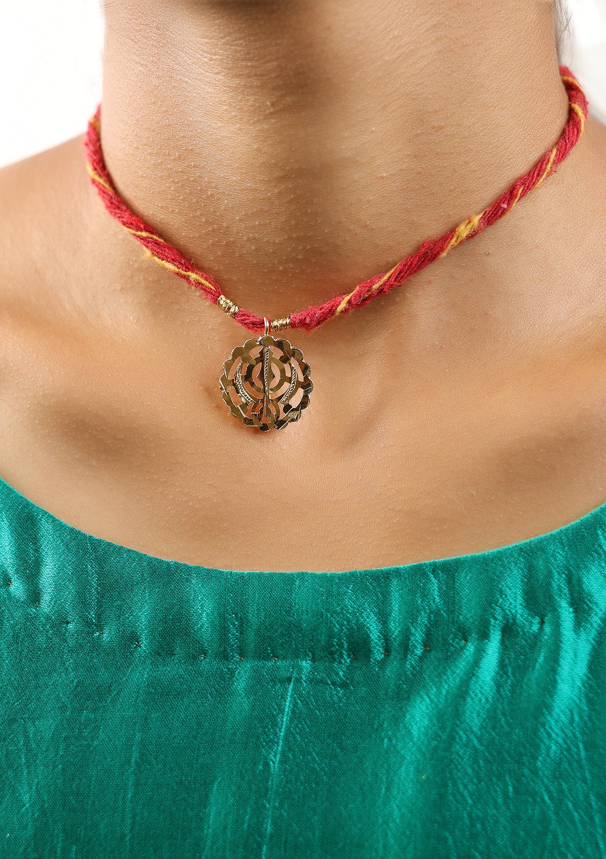 Chutki Gold Tone Silver Rakhi